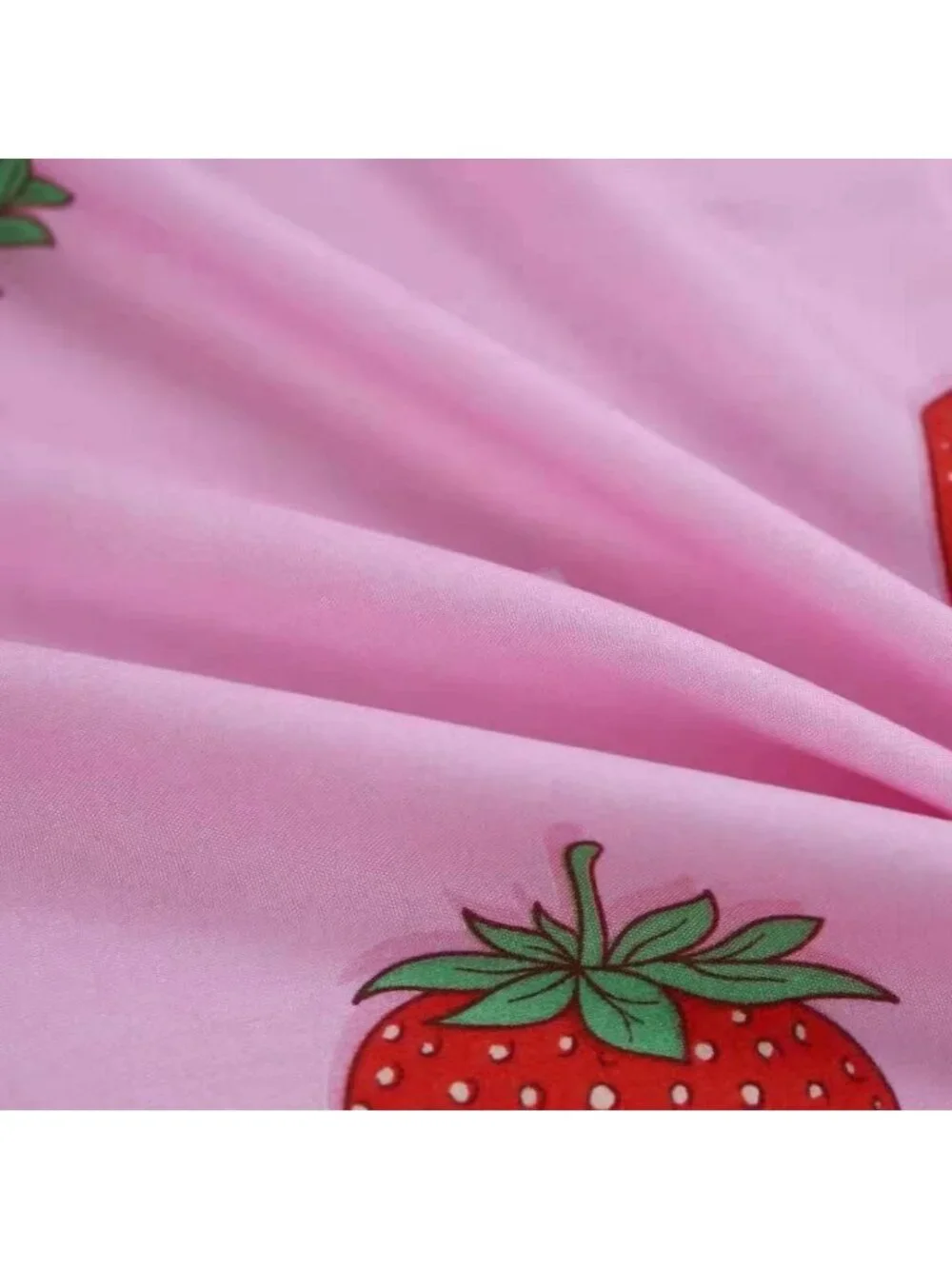 Queen Strawberry Print Bedding Set - 4 Pieces, Kawaii Flat & Fitted Sheets